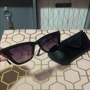 Diff Eyewear Black Sunglasses with Case